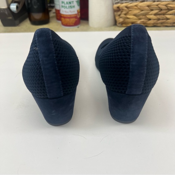 Eileen Fisher Stretch Fabric Heels Size 9 Like New - Picture 5 of 9